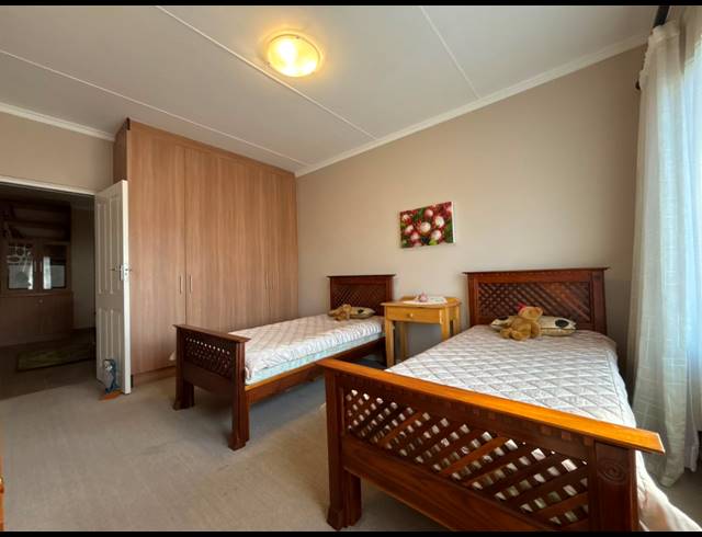4 BEDROOM HOUSE FOR SALE IN DIAZ BEACH